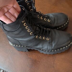 Original Vince Camuto Black Leather Lace-Up Boots